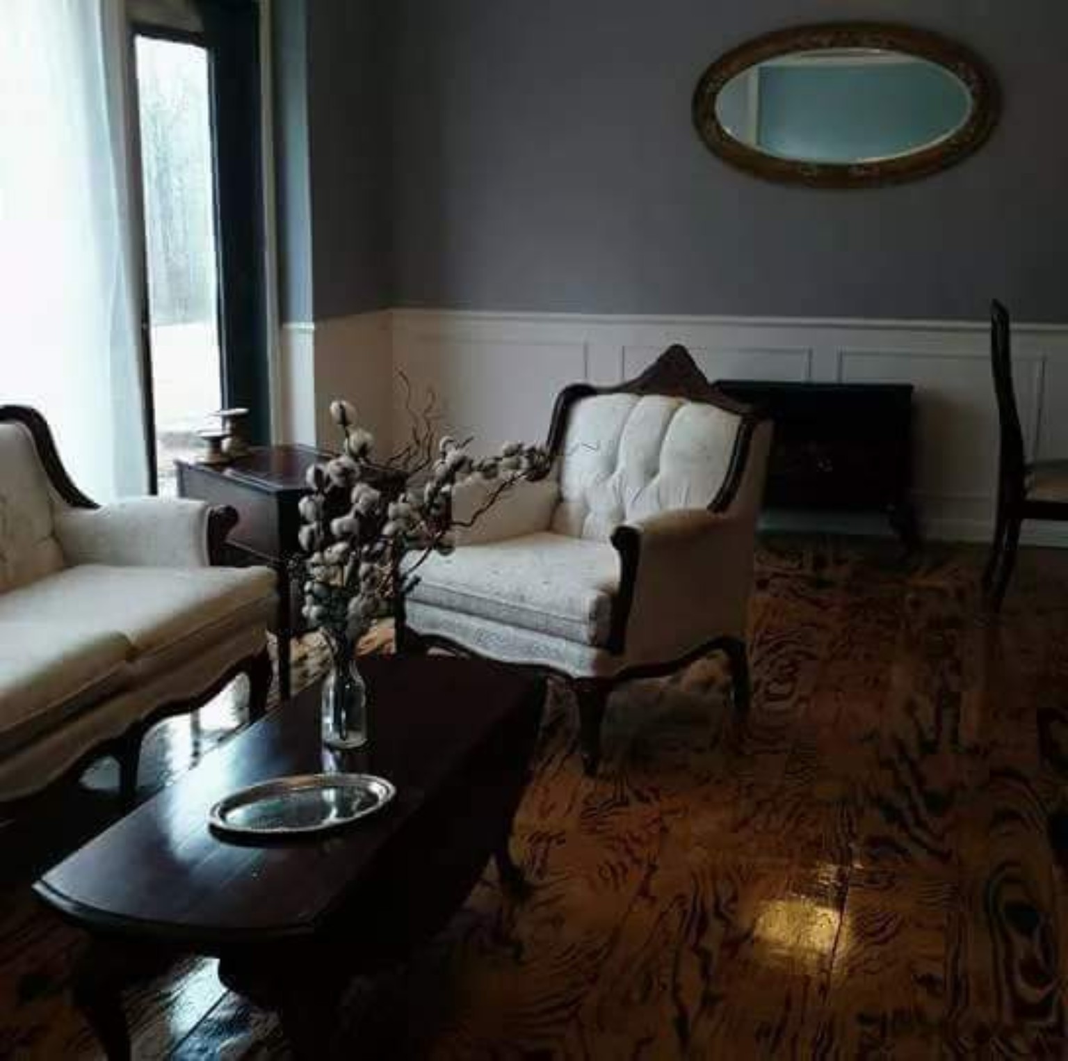 Bridal parlor lounge